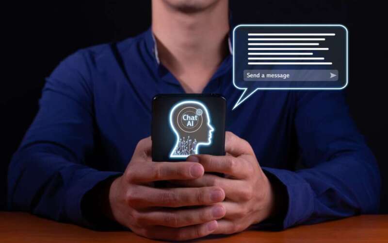 Human-AI Interaction: Chatting with Intelligent Virtual Assistant on Smartphone.
